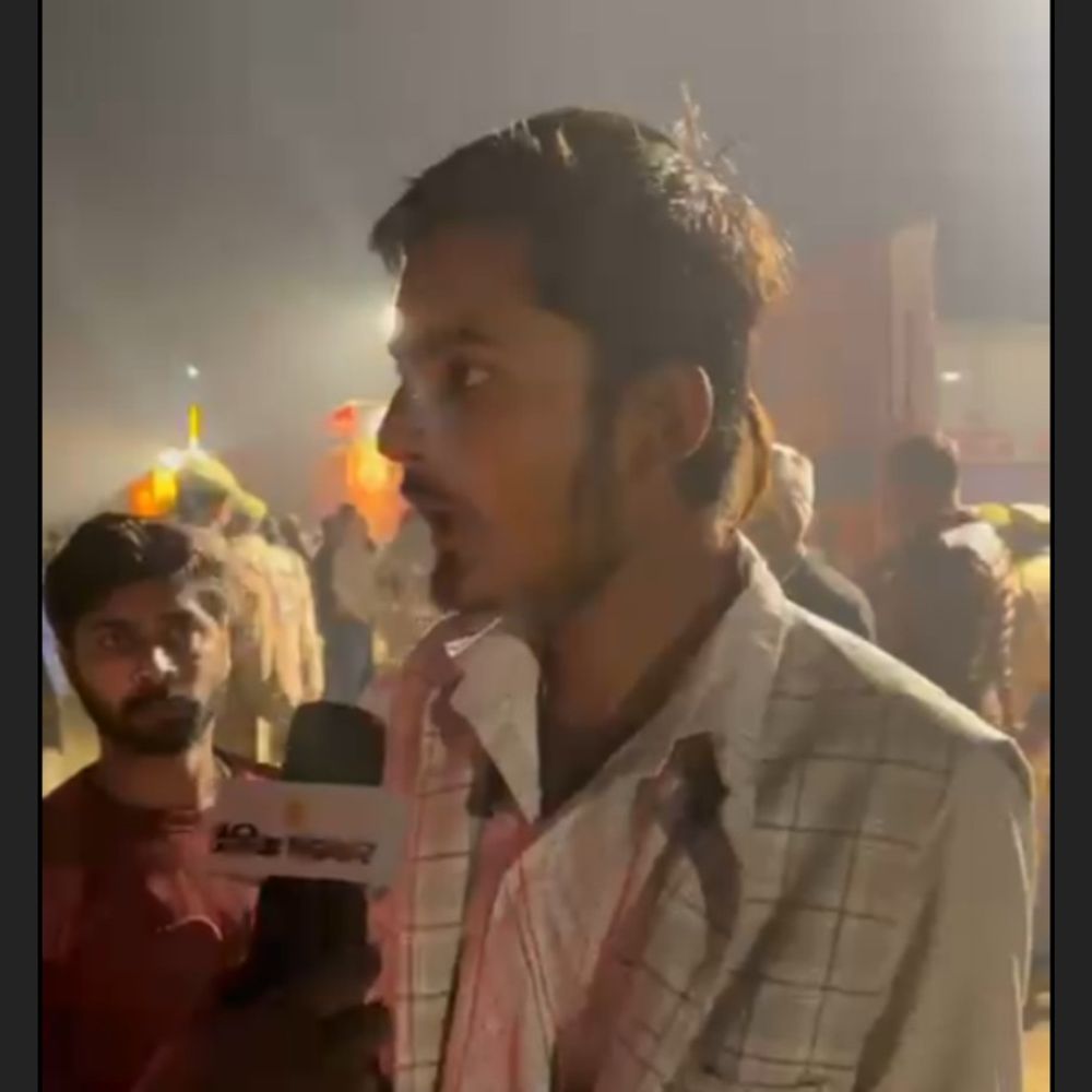 सरकारी खर्च पर VIP महोत्सव, नेता-अफसर अंदर, जनता बाहर:भास्कर के सवाल पर सिद्धार्थनगर SDM ने कैमरा बंद कराया, बोले – जिसको जाना..जा रहा