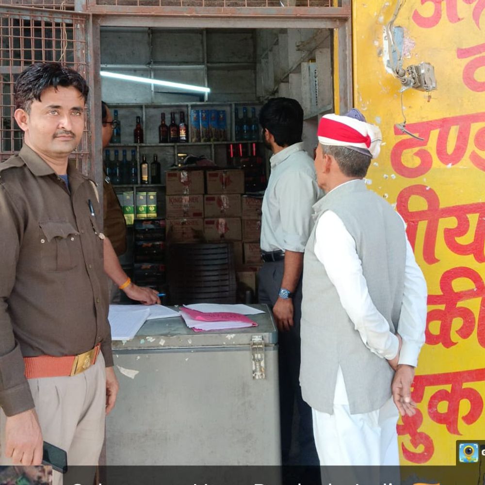 बदायूं में 100 किलो लहन नष्ट, 10 लीटर शराब जब्त:आबकारी टीम ने होली से पहले चलाया विशेष अभियान