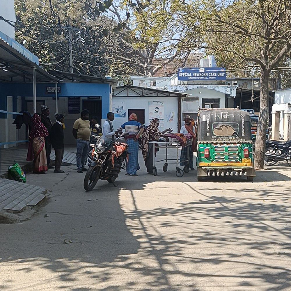 जमुई में आपसी विवाद में मारपीट:एक ही परिवार के 3 लोग घायल, अस्पताल में भर्ती, पुराने मतभेद को लेकर कहासुनी