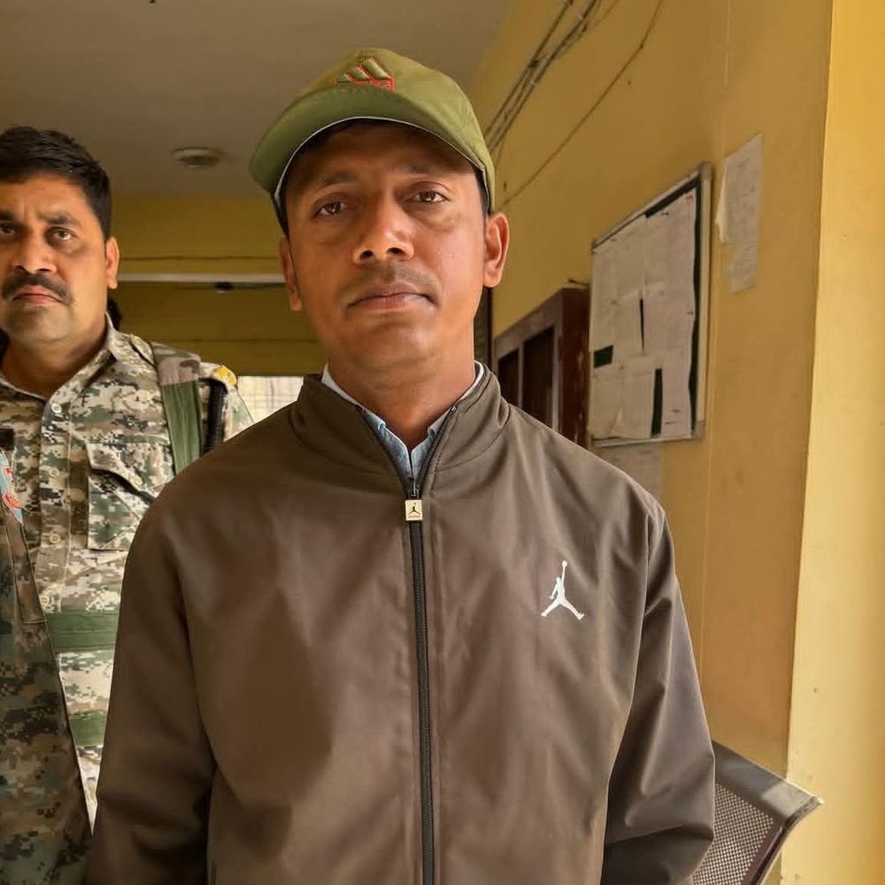 एसीबी ने सिल्ली अंचल के अमीन को दबोचा:जमीन नापी रिपोर्ट के लिए 8 हजार रुपए रिश्वत लेते रंगे हाथ गिरफ्तार