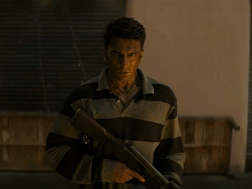 धुरंधर 2 के लोकेशन मैनेजर के खिलाफ शिकायत दर्ज:मुंबई के हाई सिक्योरिटी एरिया में ड्रोन से हो रही थी शूटिंग, संजय दत्त थे सेट पर मौजूद