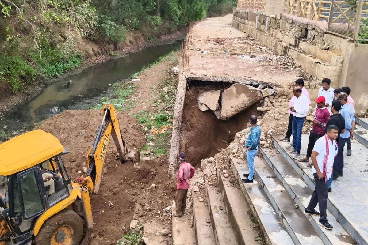 रपटा में टूटेगा बिल्डर का अवैध निर्माण, पानी मद की भूमि निजी होने की जांच शुरू