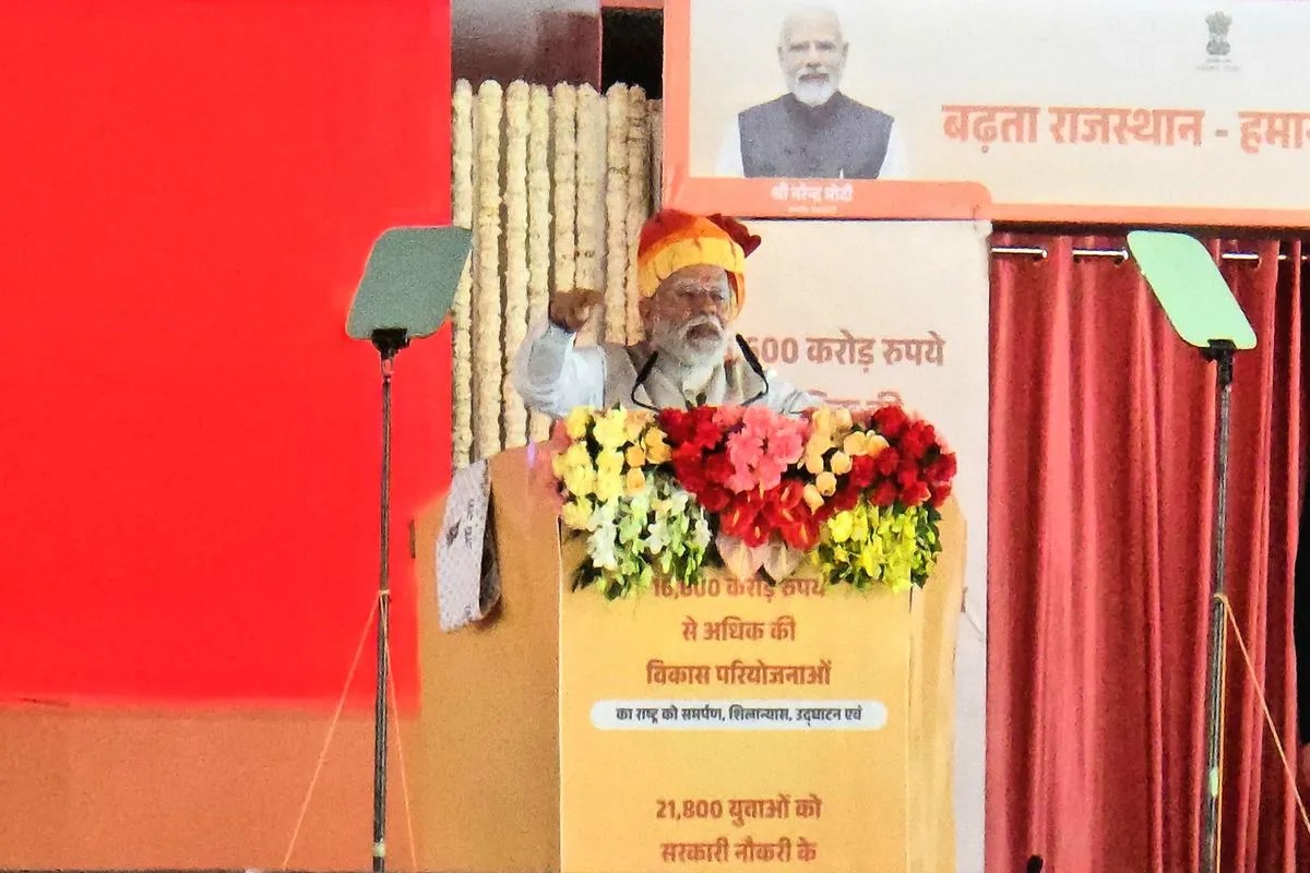 पीएम ने साधा निशाना, बोले- कांग्रेस ने देश को बेइज्जत करने के लिए पूरा ड्रामा किया