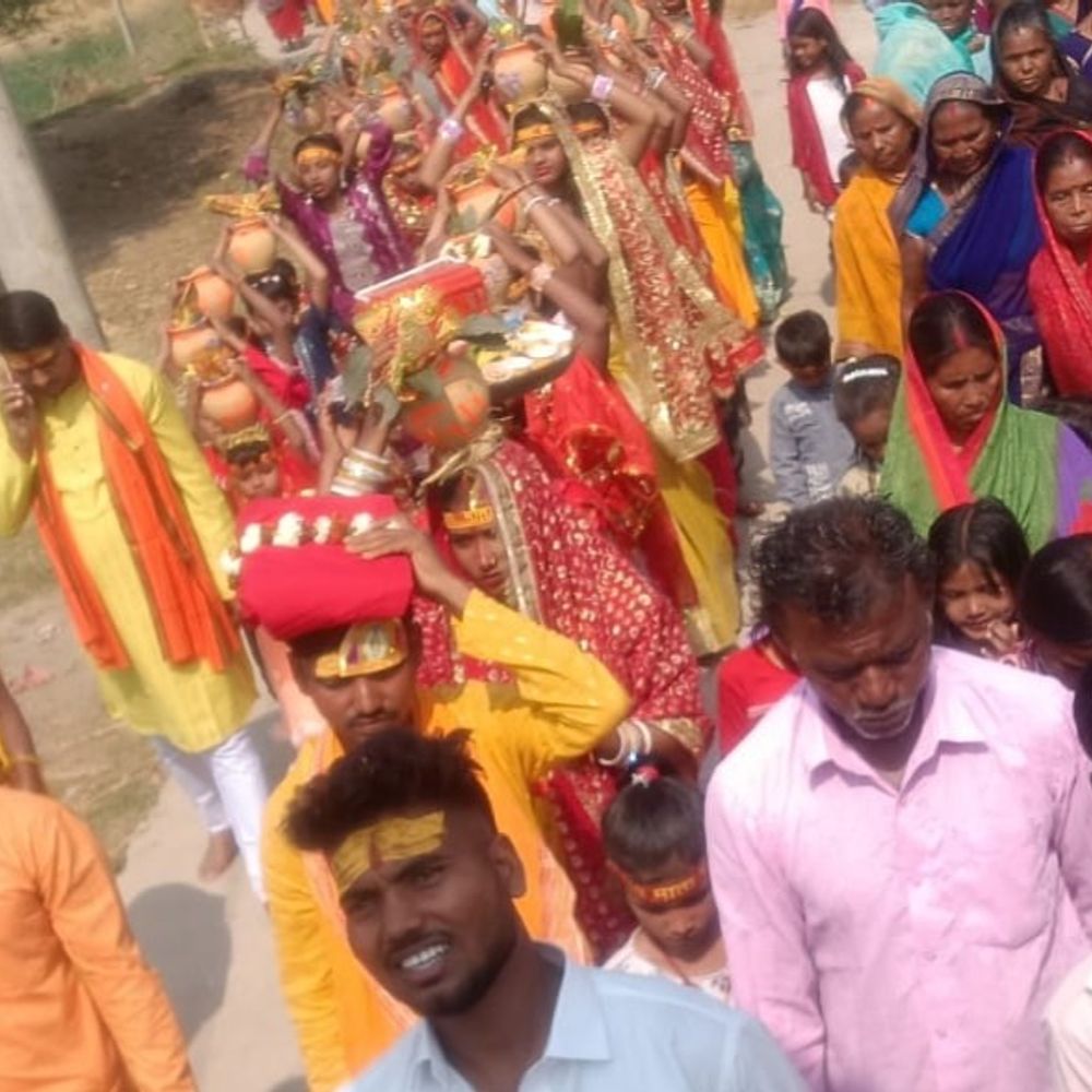 जमुई के सुग्गी कुटिया बाबा मंदिर में भागवत कथा शुरू:121 कन्याओं ने निकाली भव्य कलश शोभायात्रा, 8 दिन तक चलेगा कार्यक्रम