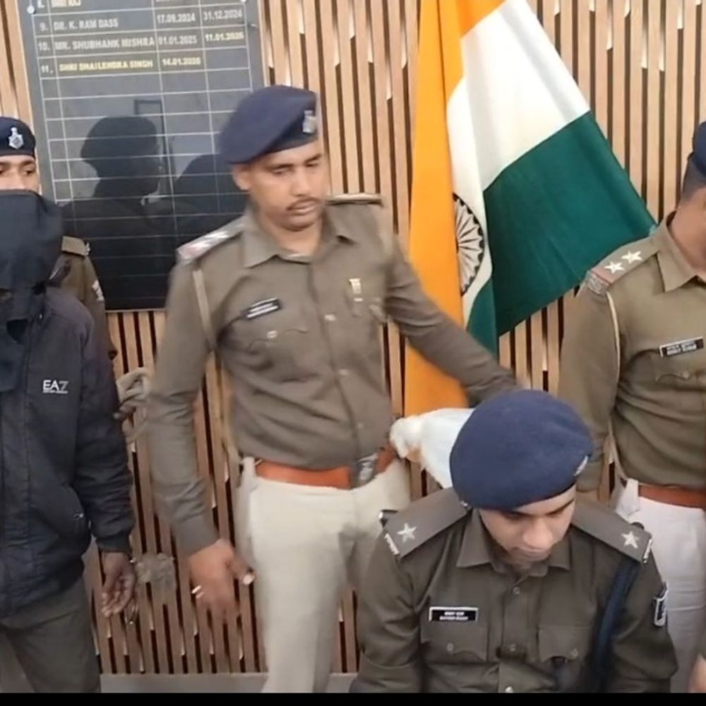 सुलतानगंज गोलीकांड के दो आरोपी गिरफ्तार:पुरानी रंजिश में हुई थी घटना, देसी कट्टा बरामद