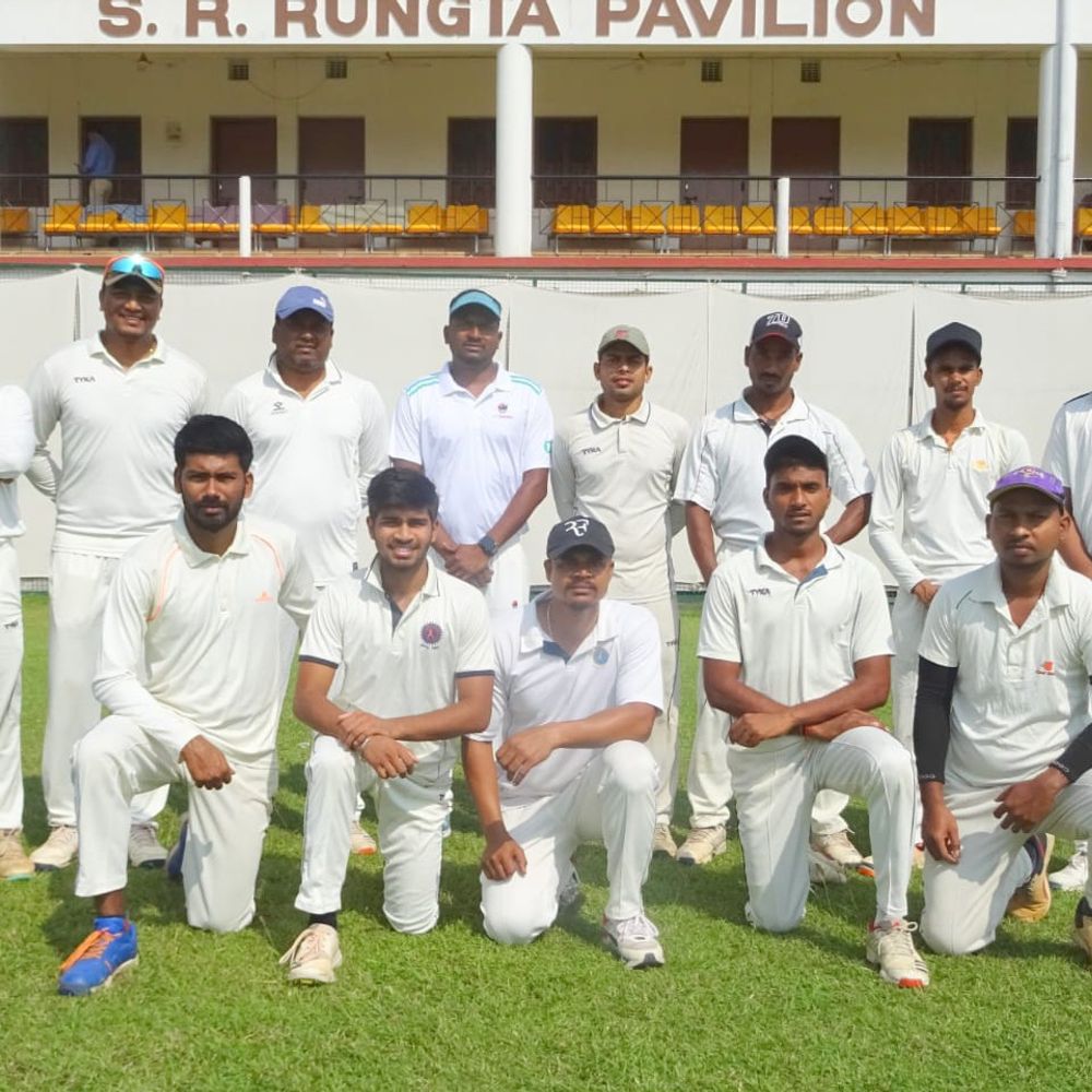 ओम वर्मा ने जड़ा सत्र का सबसे तेज शतक:चाईबासा क्रिकेट प्रतियोगिता में 26 गेंदों पर बनाए 101 रन, गेंदबाजों का रहा दबदबा