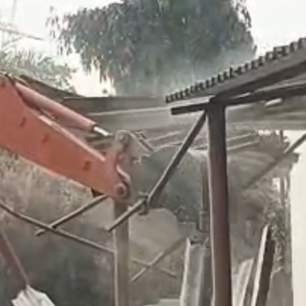 कोरबा में 135 अवैध कब्जों पर चला बुलडोजर:90 एकड़ सरकारी जमीन से हटाए गए फार्म हाउस-घर;नोटिस के बाद भी नहीं हटा रहे थे कब्जा