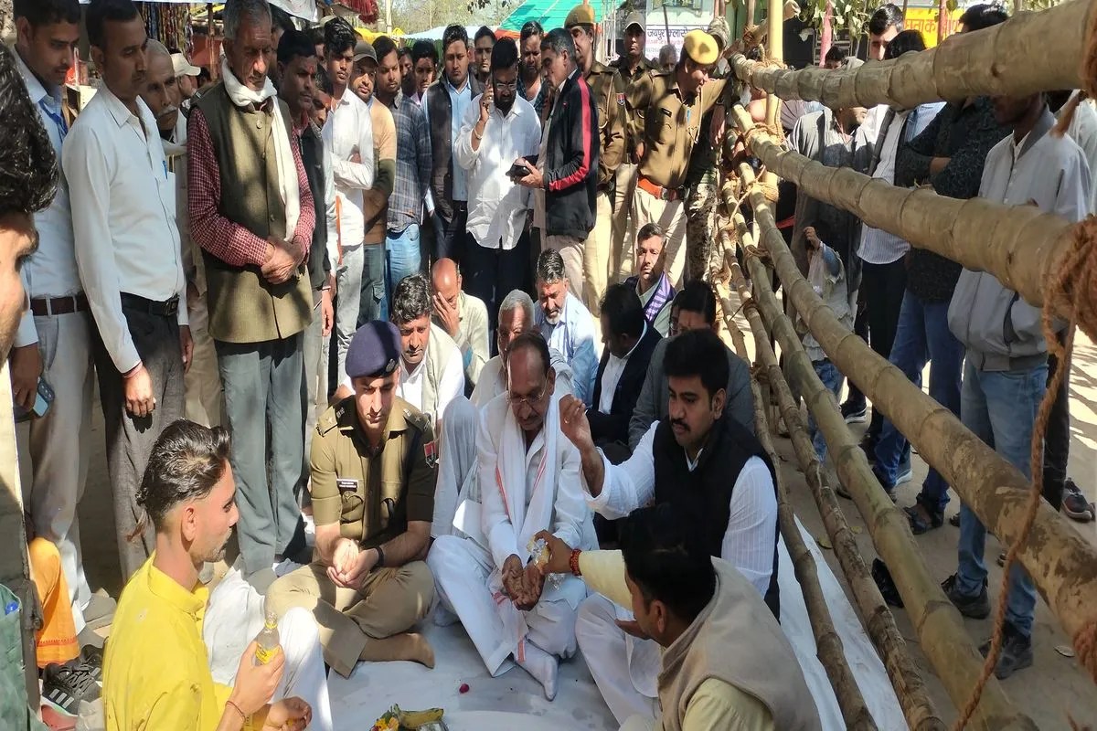 पूजा अर्चना के साथ लक्खी मेला शुरू, कावडिय़ों ने चढ़ाया जल