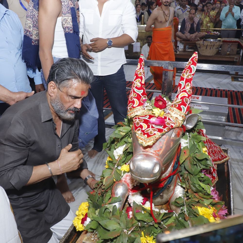 20दिन में दूसरी बार महाकाल के दरबार पहुंचे सुनील शेट्टी:बेटे अहान शेट्टी की फिल्म की सफलता पर बाबा महाकाल का जताया आभार