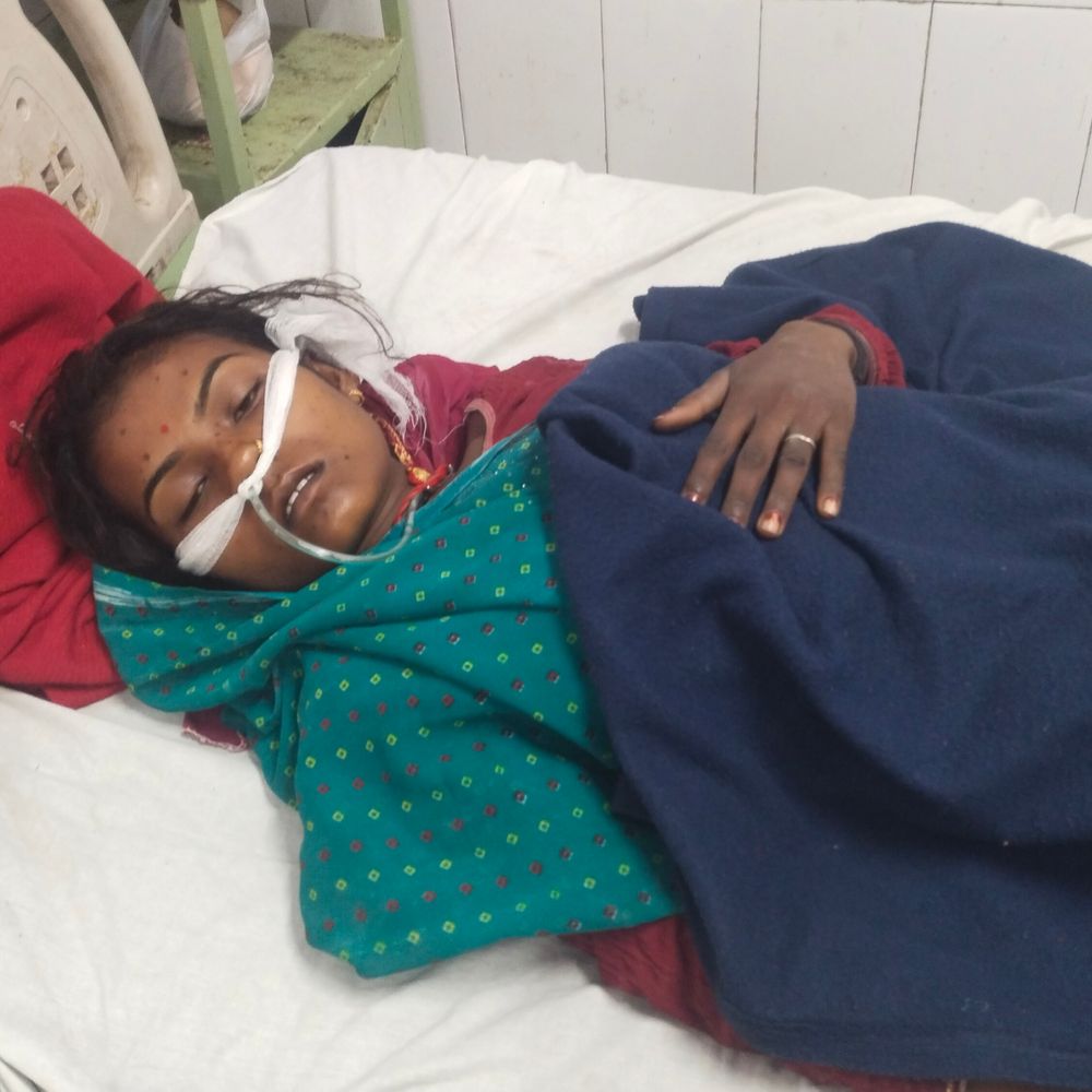 ललितपुर में विवाहिता ने कीटनाशक का सेवन किया:गंभीर हालत में भर्ती, पति-ससुर पर मारपीट का आरोप