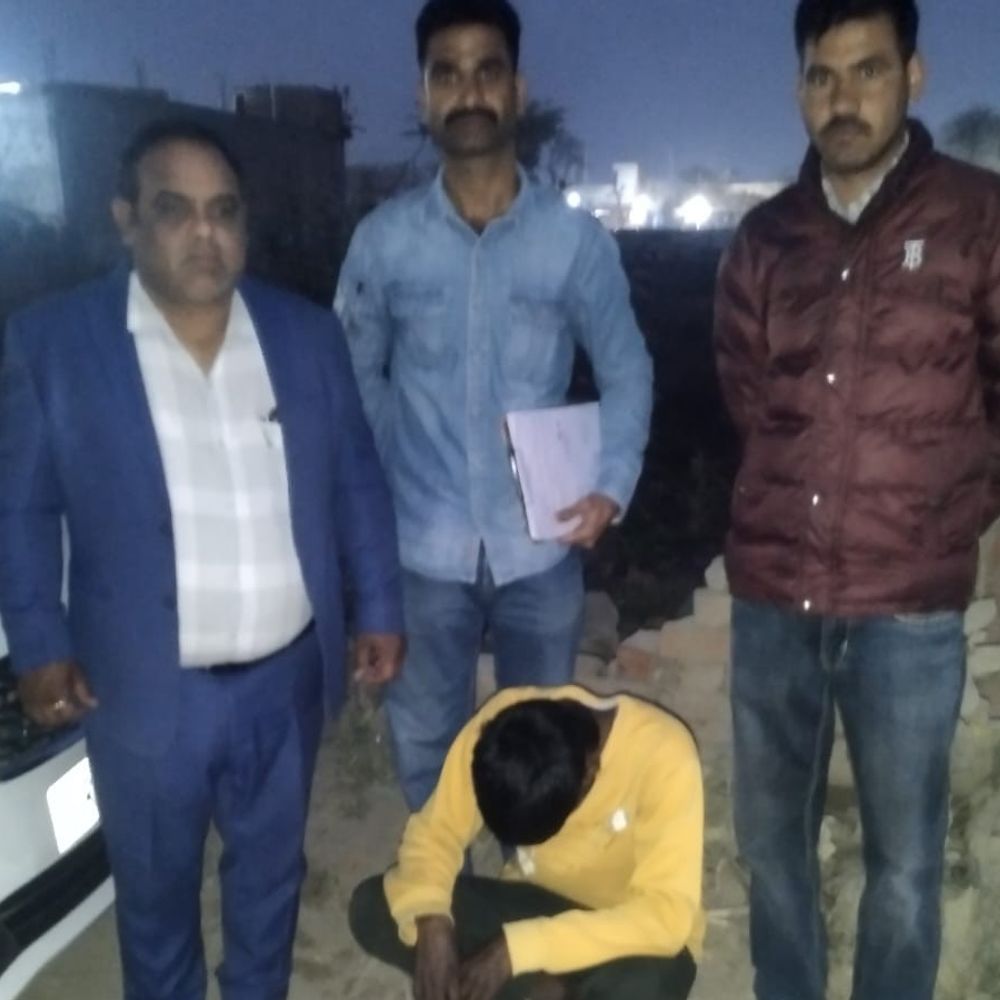 फतेहाबाद में नशे के साथ आरोपी गिरफ्तार:पुलिस को देख भागने की कोशिश; कोट की जेब में छुपाई थी हेरोइन
