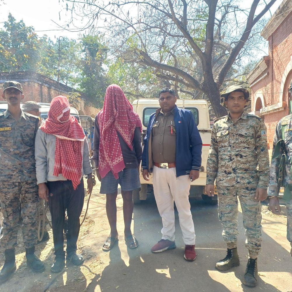 पलामू में 18,880 लीटर स्प्रिट बरामद:नकली शराब बनाने की योजना, दो तस्कर गिरफ्तार; बरामद स्प्रिट की कीमत 13 लाख से अधिक