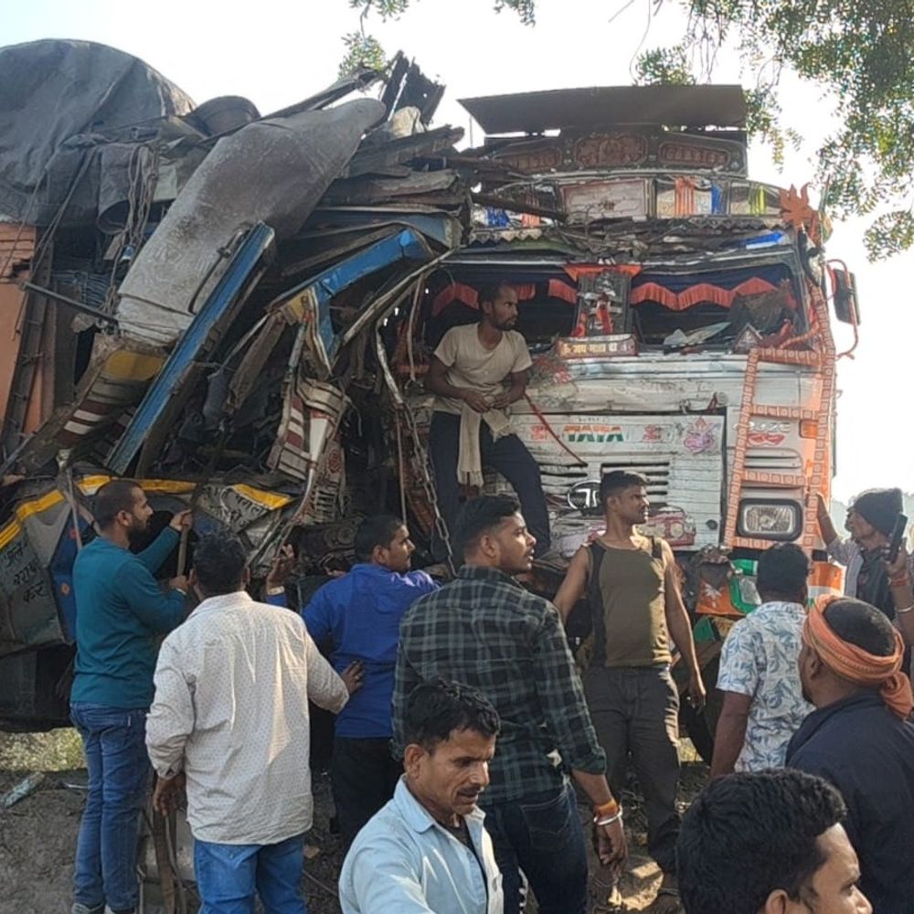 नवादा में सड़क हादसे में ट्रक चालक की मौत:रजौली के काराखुट मोड़ पर आमने-सामने की टक्कर, लगा घंटों जाम