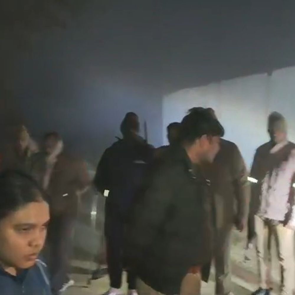 सीतापुर में कब्जेदारों ने पुलिस-राजस्व टीम पर किया पथराव:लेखपाल समेत कई घायल, 3 नामजद व 20 अज्ञात पर केस दर्ज