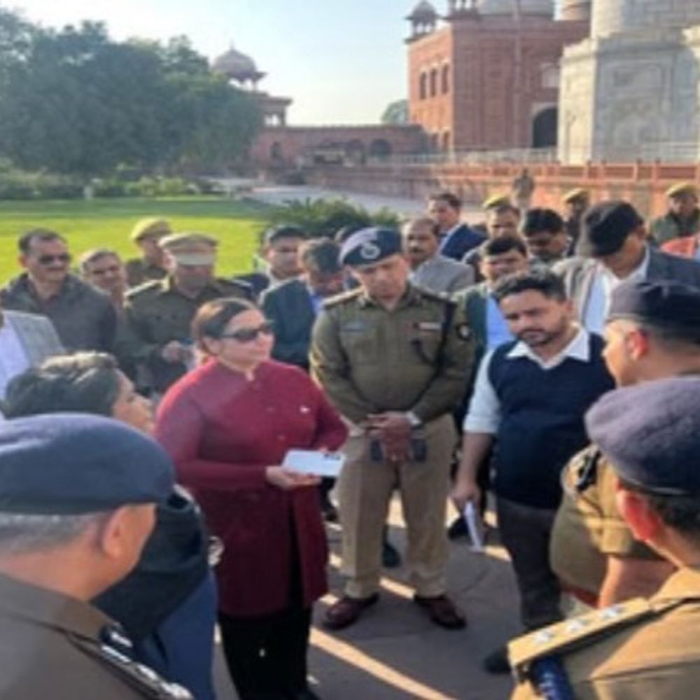 सुरक्षा सख्त रखें लेकिन पर्यटक को बेवजह न रोकें:आईबी अफसर ने ताज पर एंटी ड्रोन, यमुना गश्त और चेकिंग बढ़ाने के निर्देश दिए