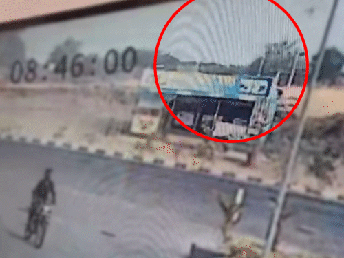 अजित का प्लेन क्रैश लैंडिंग से पहले पेड़ों से टकराया:AAIB की प्राइमरी रिपोर्ट में दावा- विजिबिलिटी कम थी, फिर भी रनवे पर उतरा