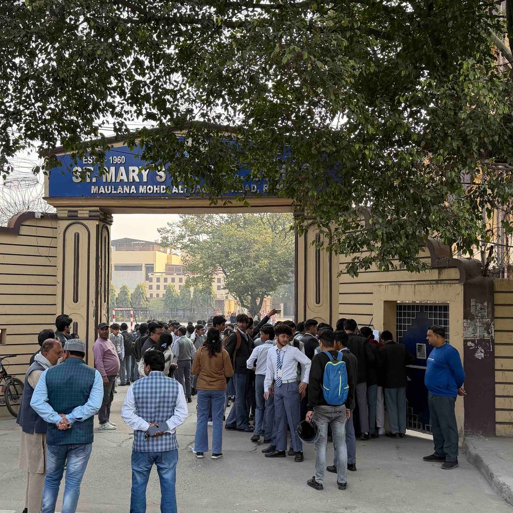 रामपुर में सीबीएसई गणित परीक्षा, 33 छात्र अनुपस्थित:13 केंद्रों पर 3740 परीक्षार्थियों ने दी परीक्षा, शांतिपूर्ण संपन्न