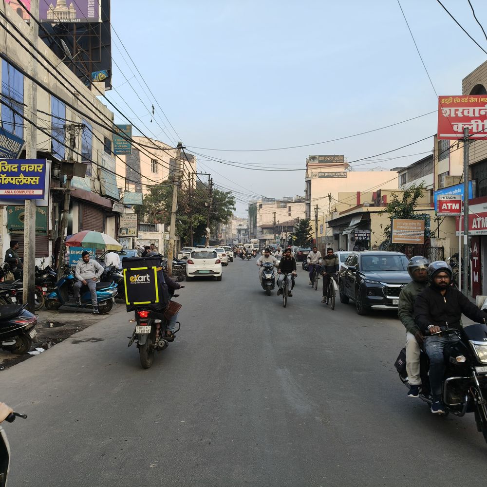 शब-ए-बारात पर मुरादाबाद में ट्रैफिक डायवर्जन लागू:3-4 फरवरी को भारी वाहनों की नो-एंट्री, बसें अस्थायी स्टैंड से चलेंगी