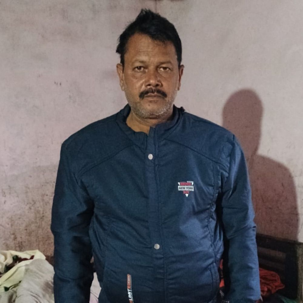 जेसीबी की टक्कर से किसान की मौत:गोपालगंज में सड़क किनारे खड़े व्यक्ति को लगा धक्का,इलाज के दौरान गई जान