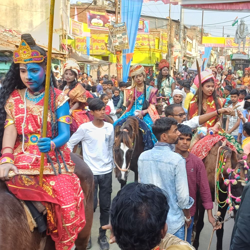 मुंगेर में महाशिवरात्रि पर निकली 70 झांकियां:शोभायात्रा देखने उमड़ी लाखों की भीड़, सनातन धर्म को बढ़ावा मिला