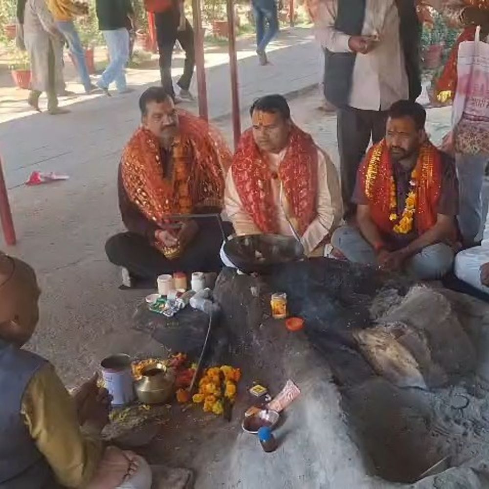 मथुरा के प्रधान पुजारी कृष्ण बिहारी पाठक पहुंचे कैमूर:मां मुंडेश्वरी का किया दर्शन, रक्तविहीन बलि को बताया अद्भुत चमत्कार