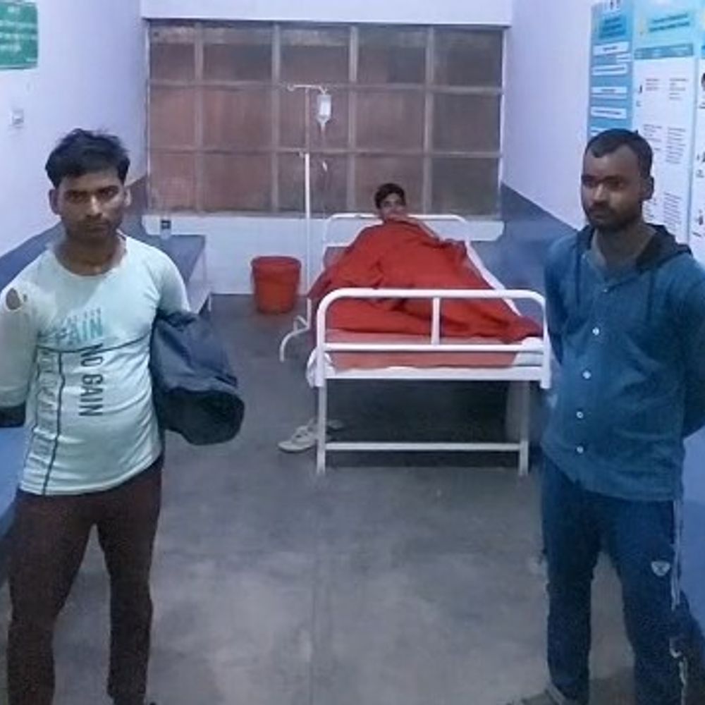 युवक ने पत्नी से साथ चलने की जिद की:पीलीभीत में मना करने पर ससुराल में ही जहर खाया, 112 ने अस्पताल पहुंचाया; हालत गंभीर