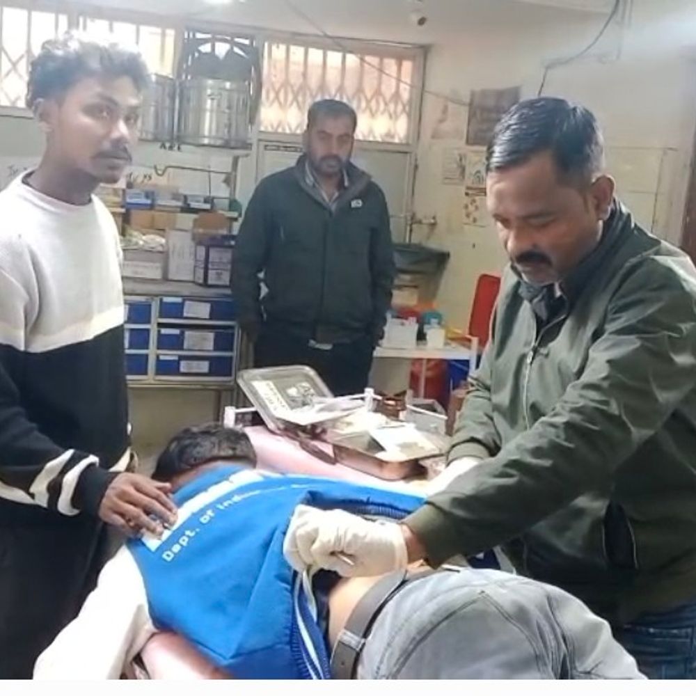 कटनी में युवक पर चाकू से हमला:आजाद चौक पर हुआ ताबड़तोड़ हमला, हालत गंभीर