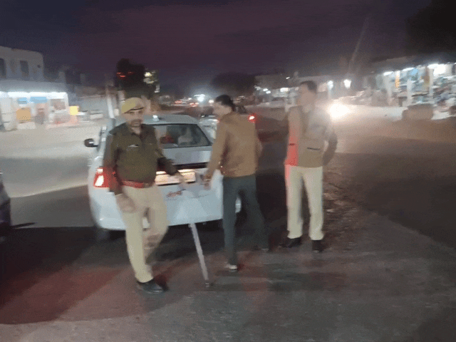 नागौर जिले में नाकेबंदी:बढ़ती दुर्घटनाओं और अपराधों पर लगाम के लिए जिले भर में करवाई गई सघन नाकाबंदी, संदिग्ध वाहनों की ली गई तलाशी