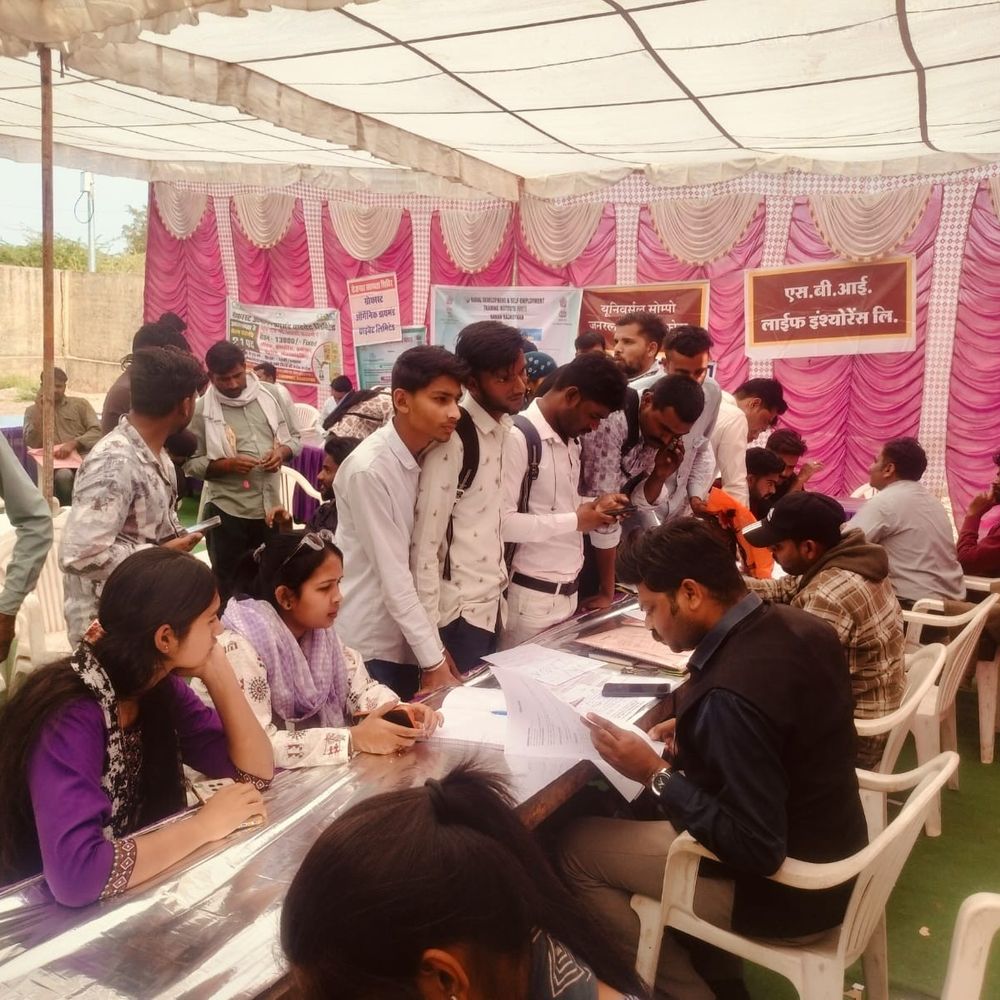 बारां में कैंपस प्लेसमेंट में 310 युवाओं का प्रारंभिक चयन:जिला रोजगार कार्यालय में लगा शिविर, 8 कंपनियों ने लिया भाग