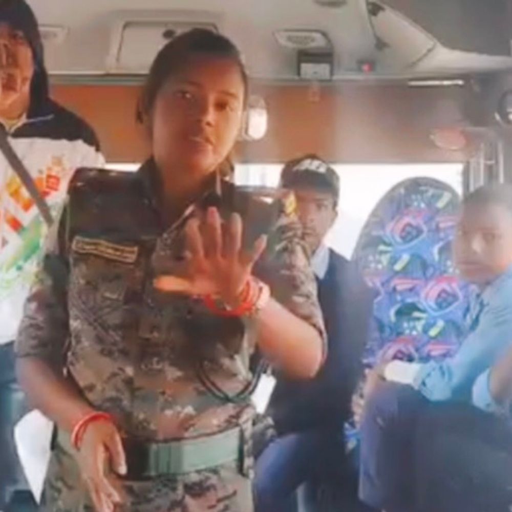 अभ्या ब्रिगेड ने स्कूली बच्चियों को दी जानकारी:शेखपुरा में बिना डरे पढ़ाई करने और पुलिस सहायता लेने को किया जागरूक