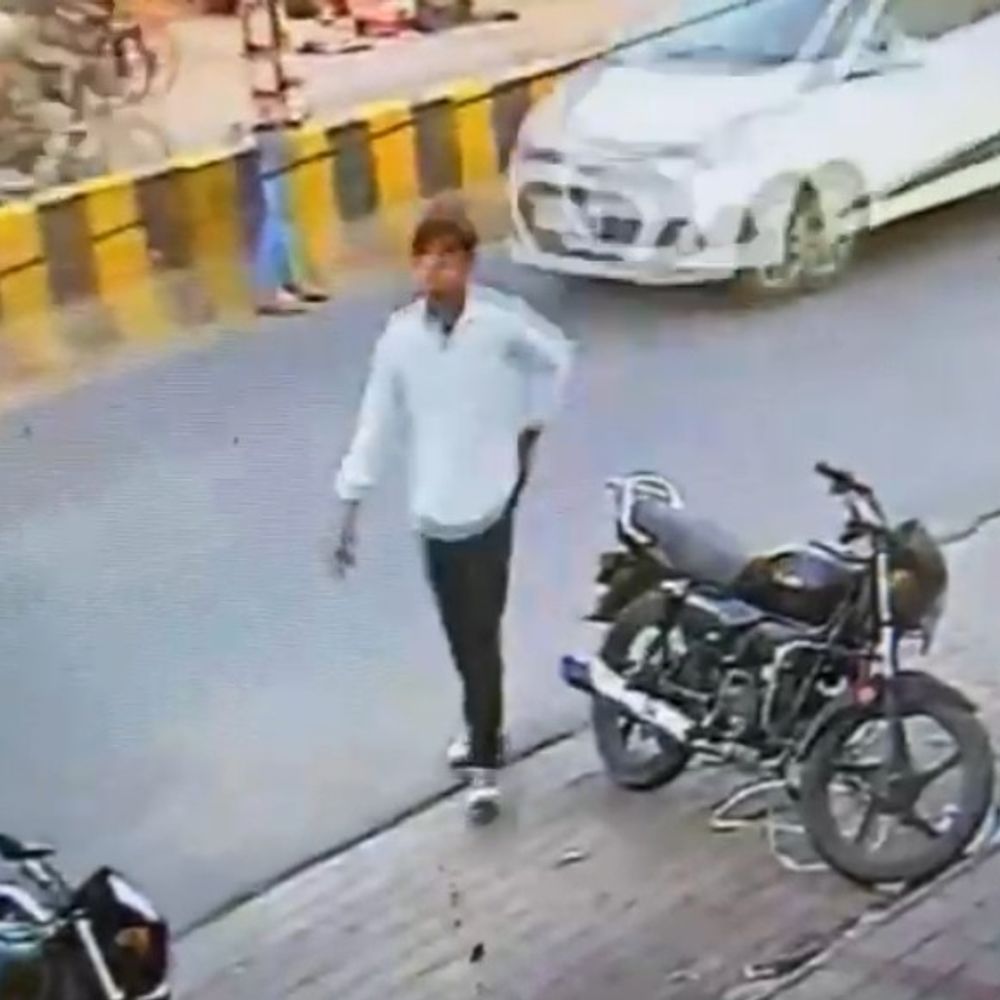 बजरंग दल कार्यकर्ता पर हरथला बाजार में हमला:गौसेवा से जुड़े पुराने विवाद में युवक गंभीर घायल, पुलिस जांच शुरू