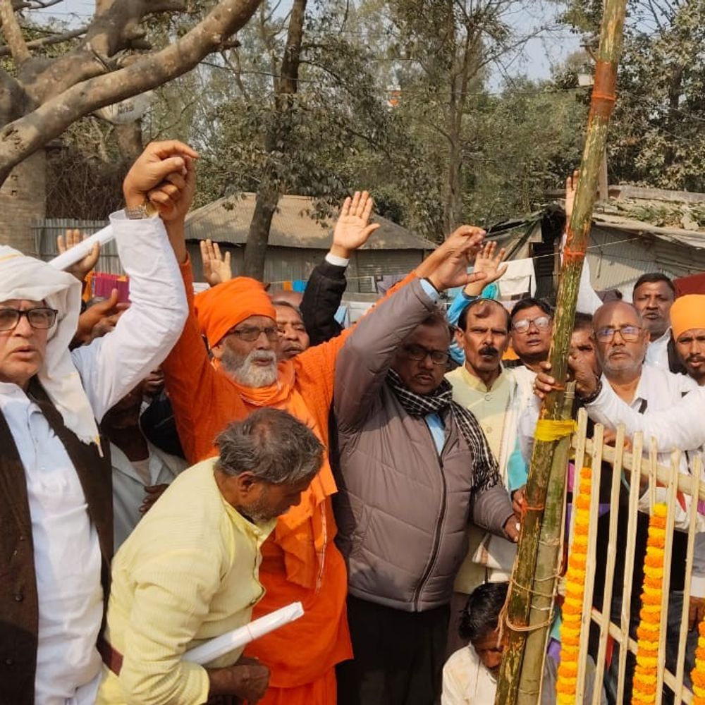 सालमारी में संतमत सत्संग की तैयारी शुरू:6-7 मार्च को होगा वार्षिक अधिवेशन, ध्वजारोहण कार्यक्रम के साथ शुरुआत