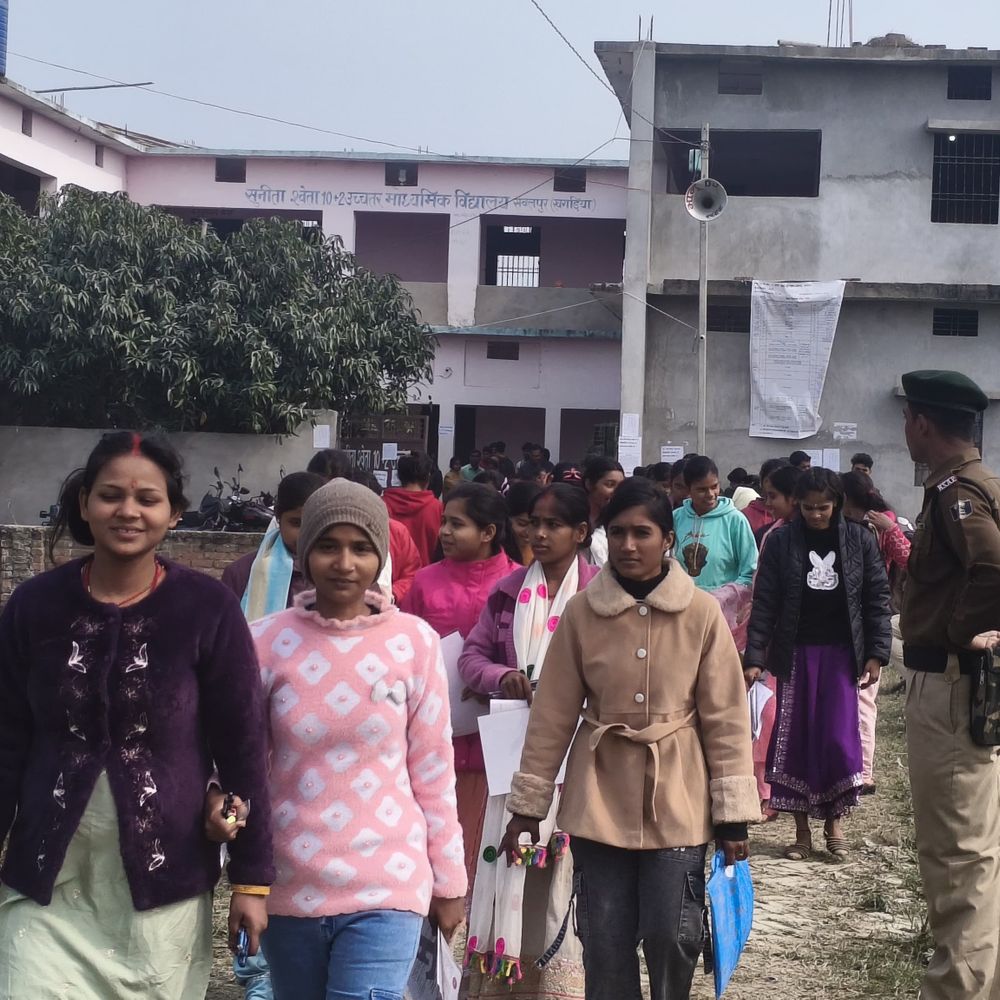 इंटरमीडिएट परीक्षा का दूसरा दिन आज:खगड़िया के 31 केंद्रों पर कड़ी निगरानी, मोबाइल-इलेक्ट्रॉनिक उपकरणों पर प्रतिबंध