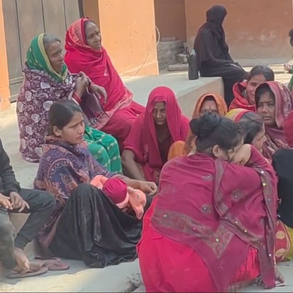 महिला की संदिग्ध मौत, परिजन ने हत्या का आरोप लगाया:ससुराल पक्ष के सदस्य घर छोड़कर फरार, पुलिस जांच में जुटी