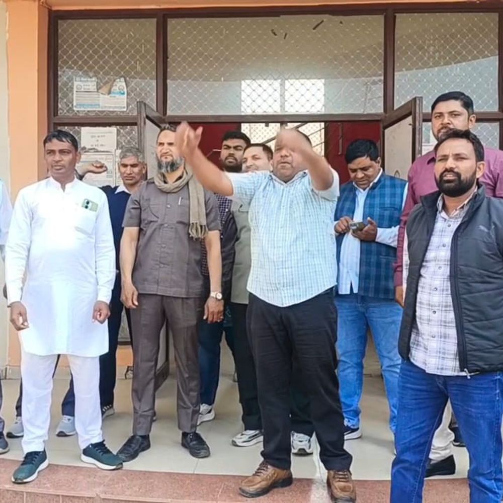 जुलाना में बिजली कर्मचारियों ने की गेट मीटिंग:सरकार के खिलाफ की नारेबाजी; मांगे नहीं मानने पर आंदोलन की चेतावनी