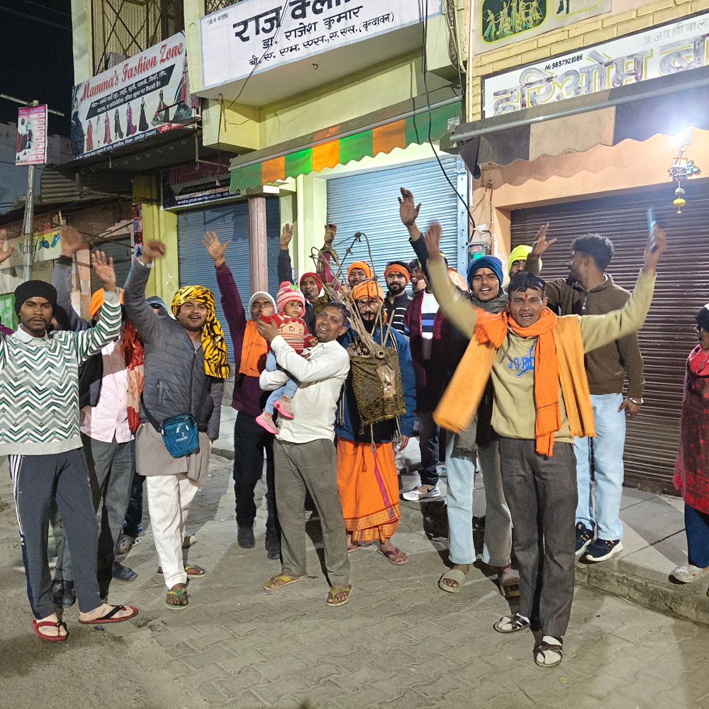 अमरोहा में कांवड़ यात्रा को लेकर प्रशासन सतर्क:बिजनौर मार्ग पर भारी वाहनों की एंट्री बंद, हजारों शिवभक्त हरिद्वार रवाना