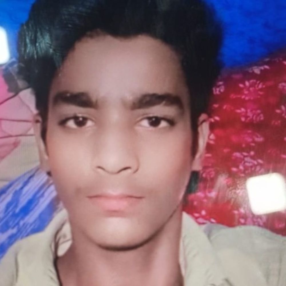 फरीदाबाद के होटल में युवक ने किया सुसाइड:कमरे में फांसी से लटका मिला शव, प्रेम-प्रसंग के चलते डिप्रेशन में था