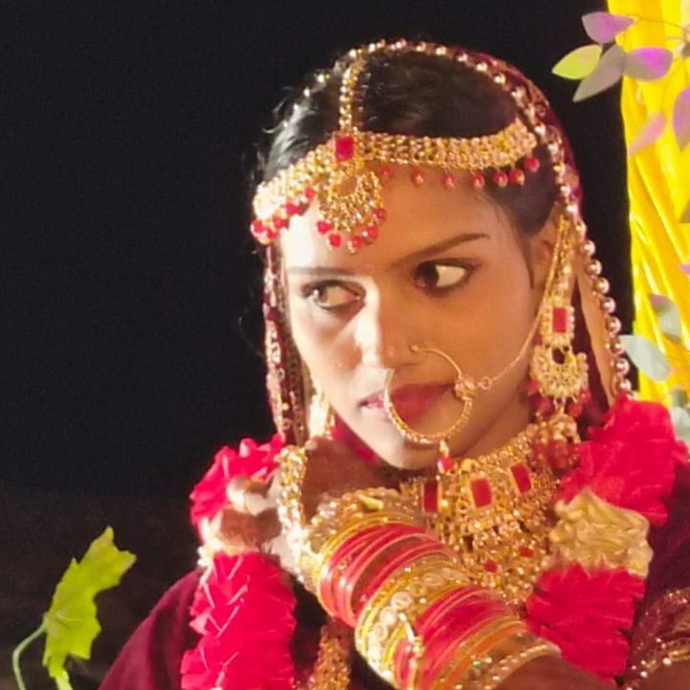 गिरिडीह में विवाहिता की संदिग्ध अवस्था में मौत:जहर और फांसी की अलग-अलग सूचना से बढ़ा संदेह, मायके पक्ष ने लगाया हत्या का आरोप