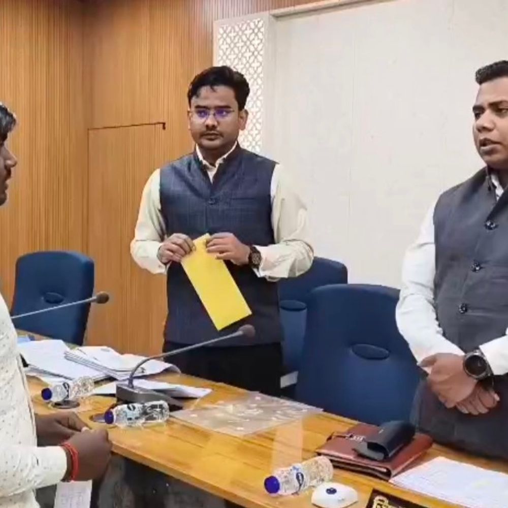 शेखपुरा में 25 युवाओं को 2.5 करोड़ का ऋण:17 PMEGP और 8 PMFME आवेदक लाभान्वित, डीएम ने दी उद्योग शुरू करने की सलाह