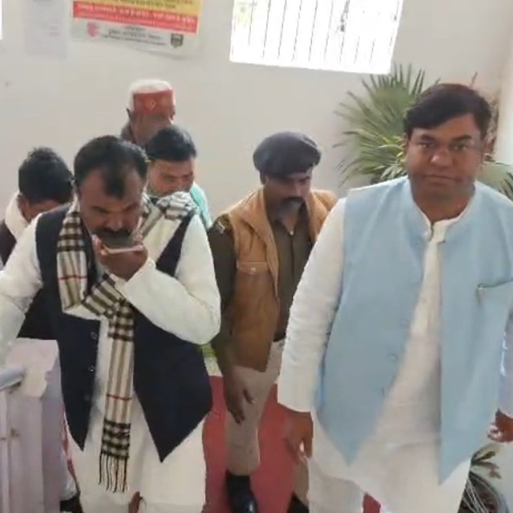 ‘अस्वस्थ मुख्यमंत्री से नहीं चल रही सरकार’:बक्सर में मुकेश सहनी ने सरकार पर साधा निशाना बोले- जनता के पैसे से जीता चुनाव