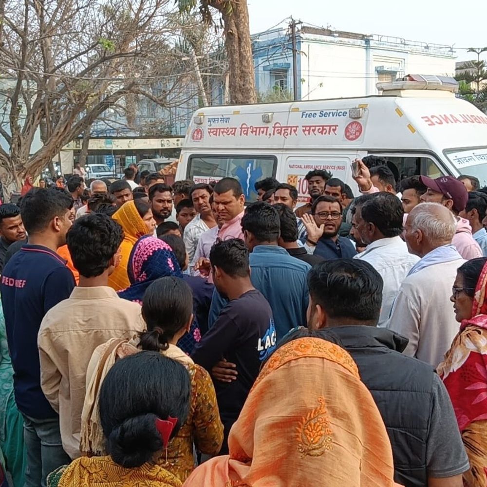 फाइलेरिया और एलबेंडाजोल दवा से 8 बच्चे बीमार:गोपालगंज के प्राइमरी स्कूल में दवा खाने के बाद अस्पताल में भर्ती