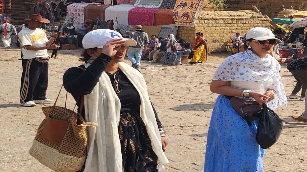 धूप की चमक के साथ सर्द हवाओं का प्रवाह जारी