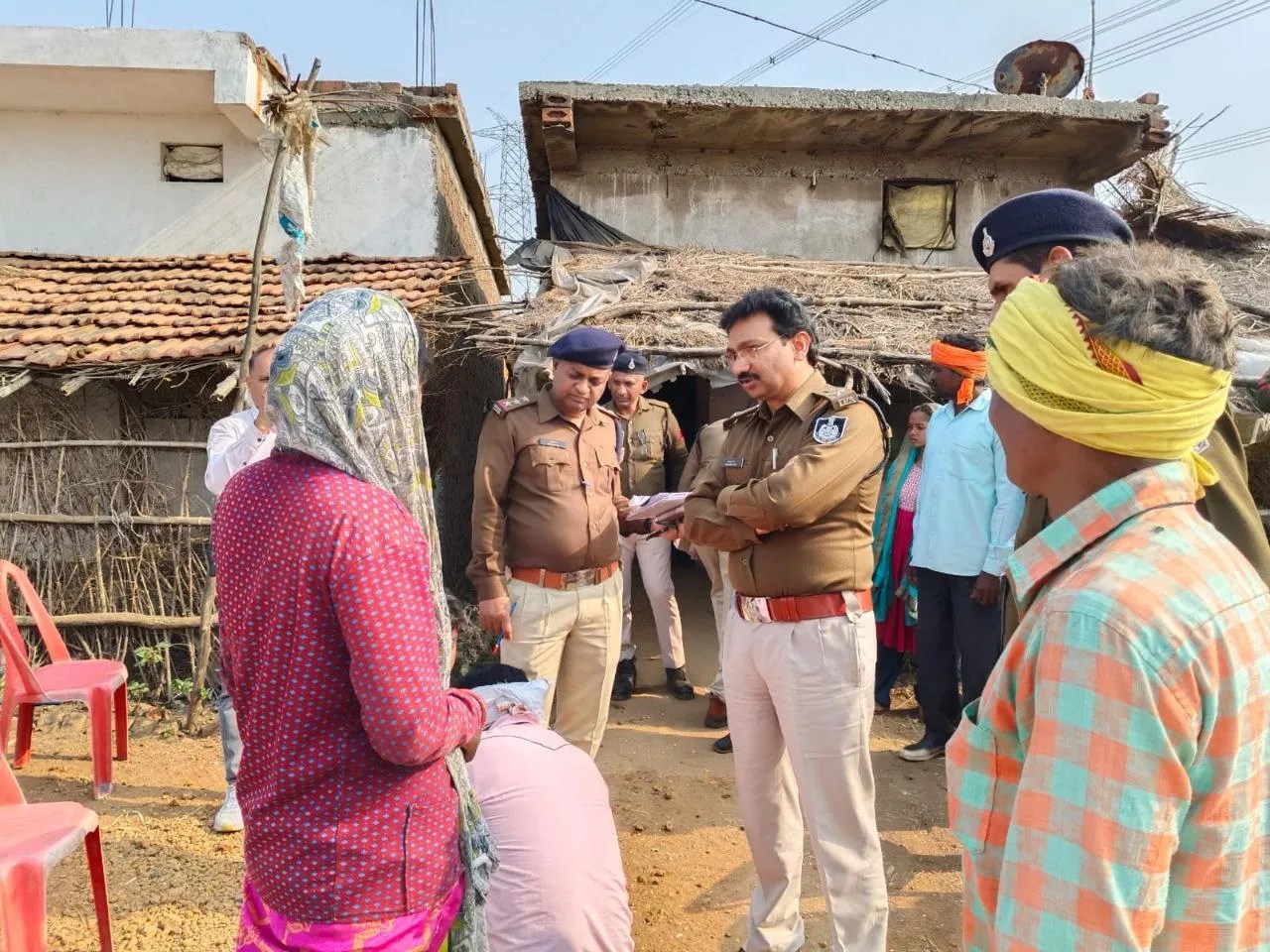 बेटे ने माता-पिता और भाई की हत्या की