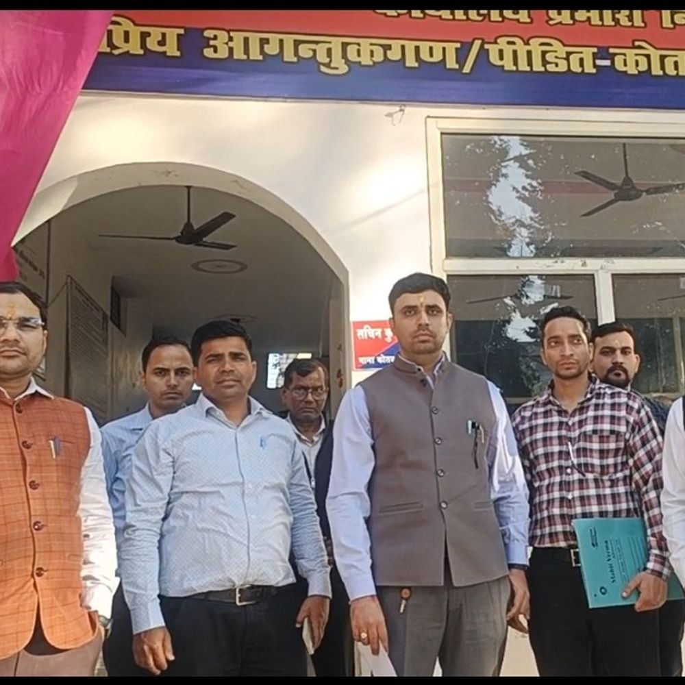 शामली में आयकर वकील पर क्लाइंट ने हमला किया:गवाही के लिए दबाव बनाने पर दी धमकी, मोबाइल भी फेंका