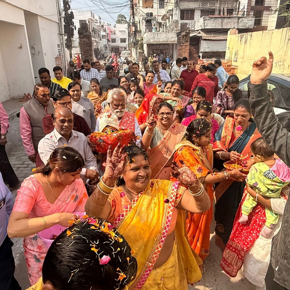 दिल्ली से बाबा श्याम की सिद्ध छवि लखनऊ पहुंची:20 फरवरी से ऐशबाग में 44वां श्रीश्याम निशानोत्सव शुरू होगा