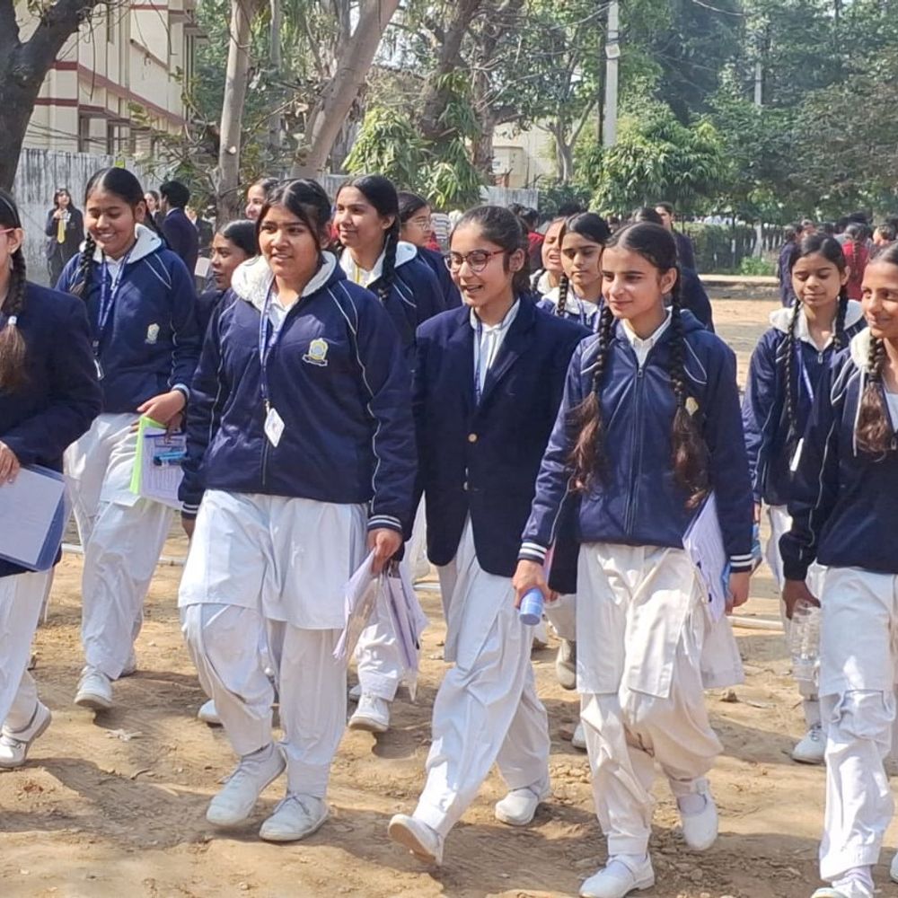 मुजफ्फरनगर में यूपी बोर्ड परीक्षा की तैयारी पूरी:56 हजार से अधिक परीक्षार्थी देंगे एग्जाम, सुरक्षा के पुख्ता इंतजाम