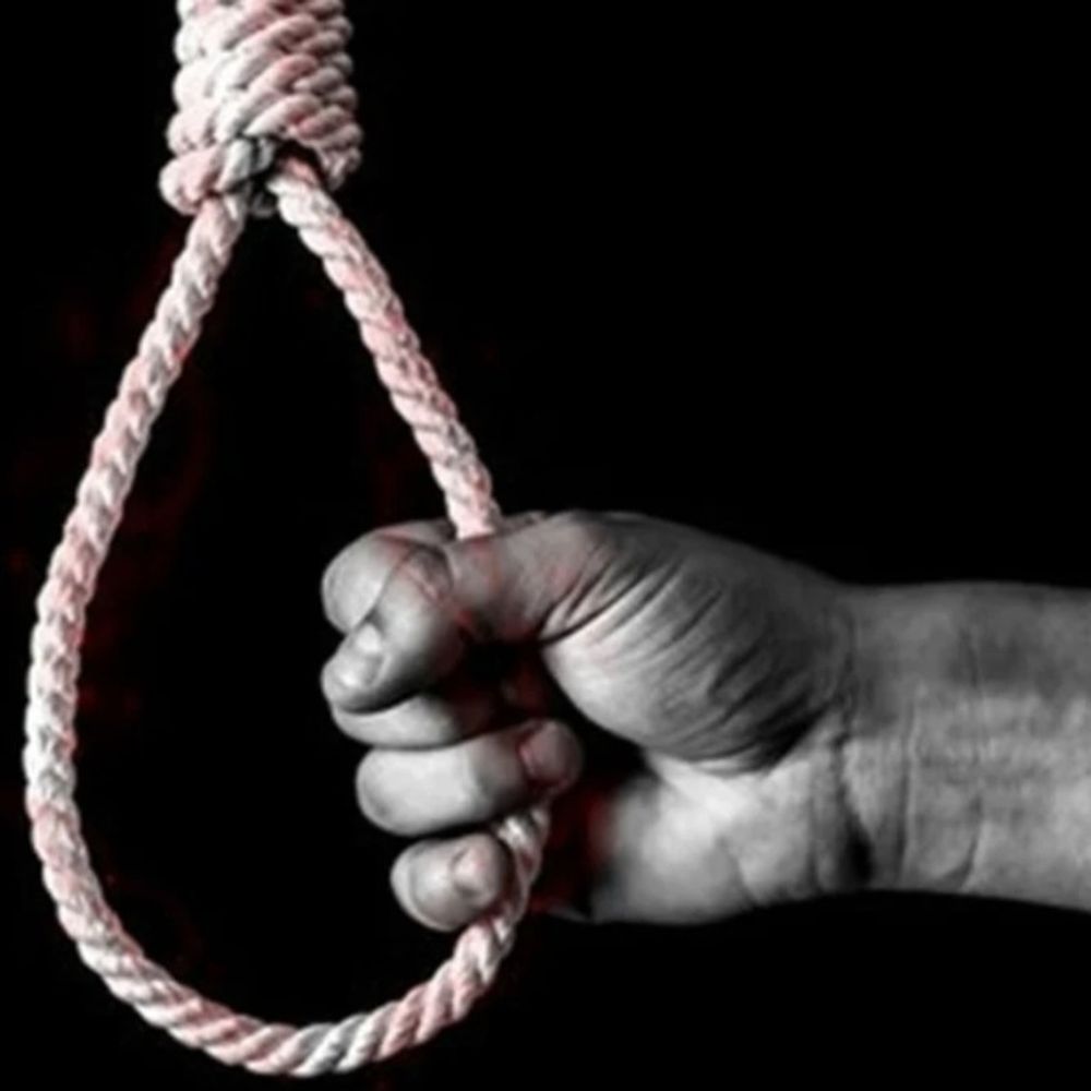 मैट्रिक अंग्रेजी की परीक्षा के बाद छात्र ने की आत्महत्या:पलामू में छोटी बहन ने भाई का शव फंदे पर देखा, माता-पिता गए थे हैदराबाद