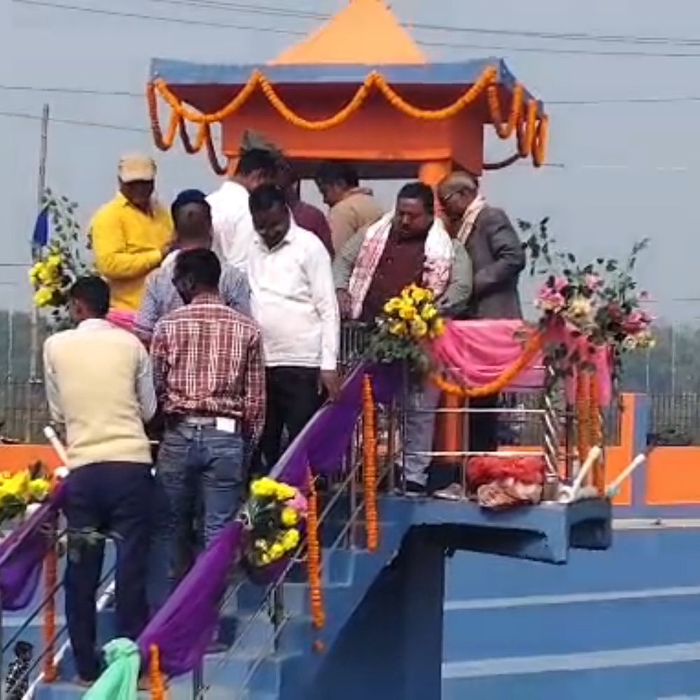 सिसौनी पंचायत में पोखरा रिनोवेशन, अंबेडकर पार्क का उद्घाटन:मुखिया ने 15वें वित्त आयोग से ₹9.99 लाख की लागत से कराया निर्माण