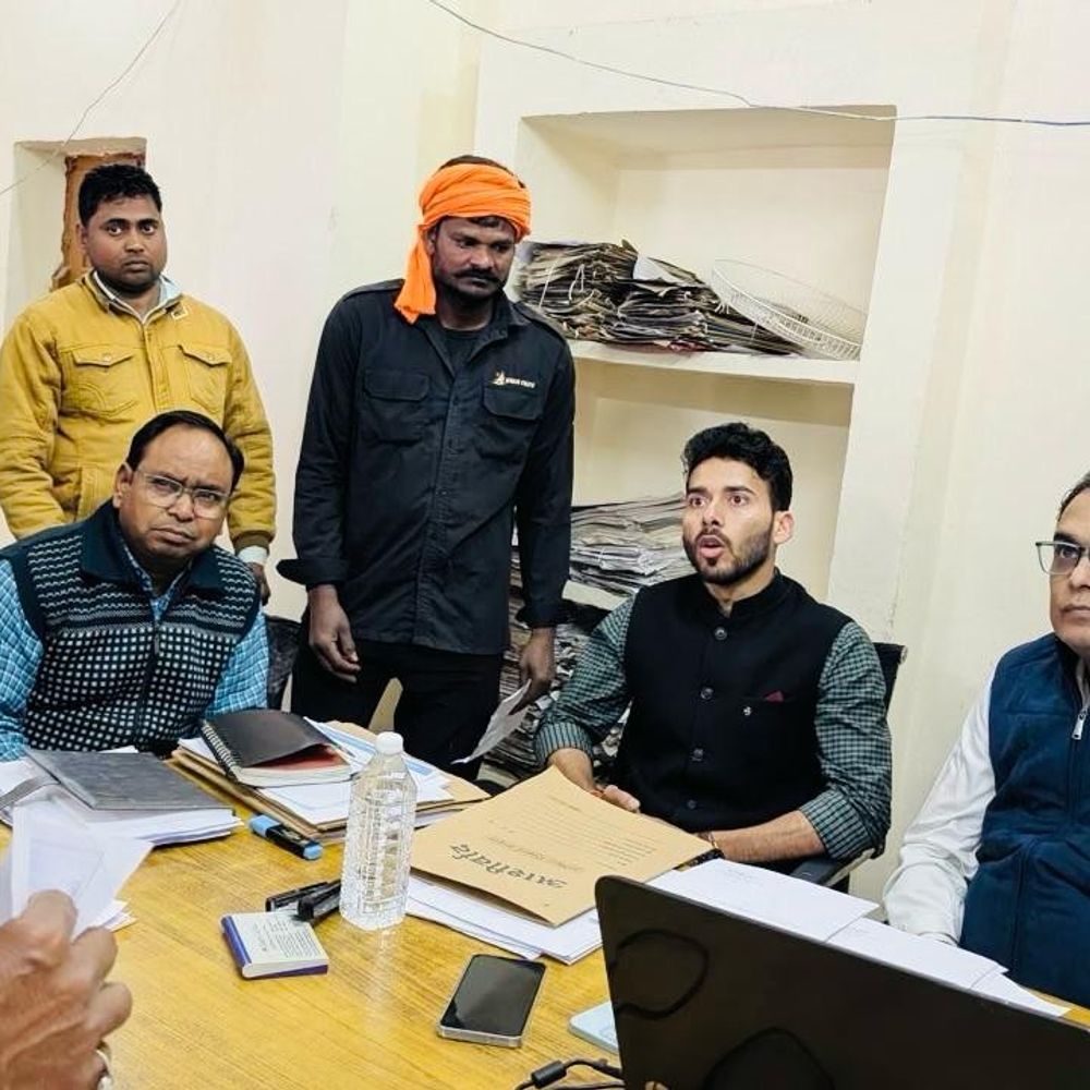 ज्वाइंट मजिस्ट्रेट ने कन्नौज में सुनवाई स्थलों का निरीक्षण किया:मतदाताओं को सुविधाएं और परिवार रजिस्टर की नकल तुरंत जारी करने के निर्देश दिए