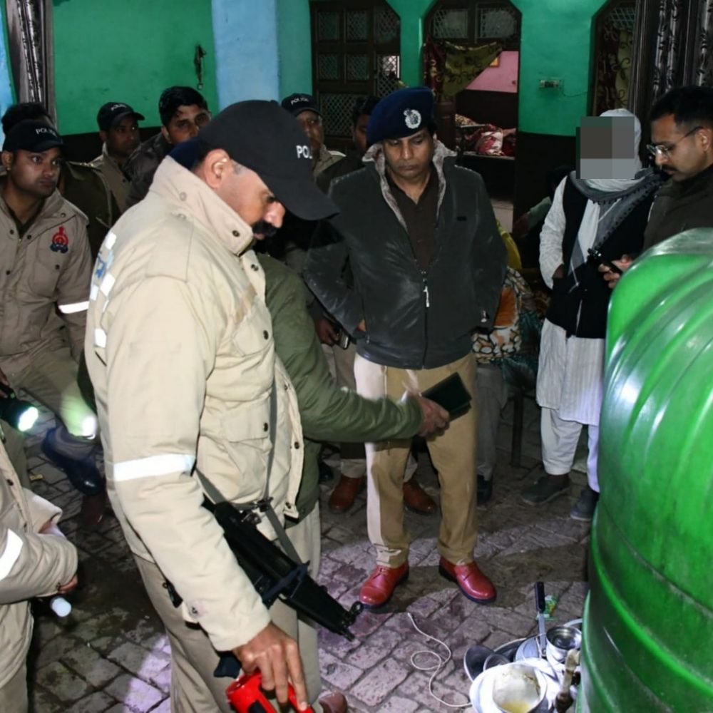 मुजफ्फरनगर में प्रेम प्रसंग को लेकर हमला:भाभी और बच्चों पर हमला, 3 साल की बच्ची की मौत